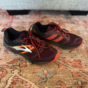 Women’s brooks cascadia 12 trail running shoes size 9